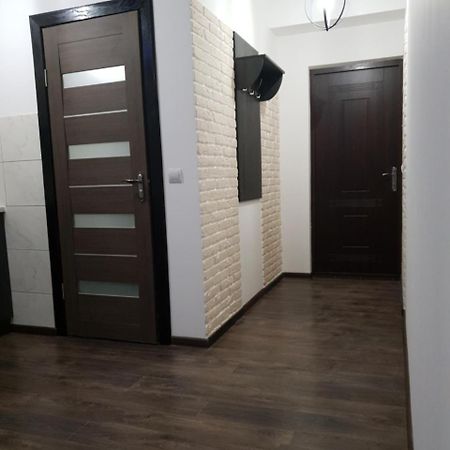 Travel Station Apartment イヴァーノ＝フランキーウシク エクステリア 写真